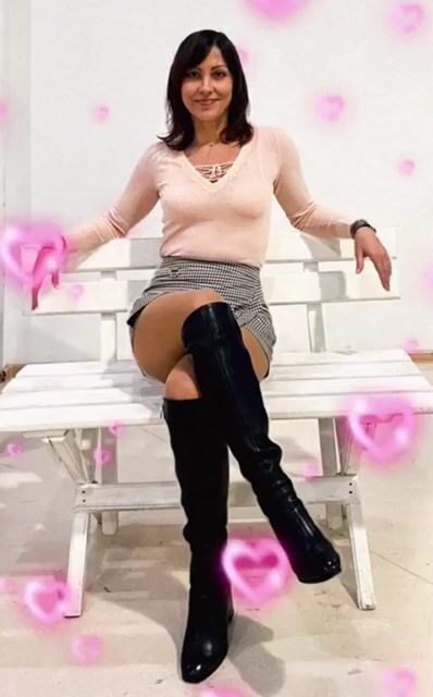 Model - Eva Rose femdom