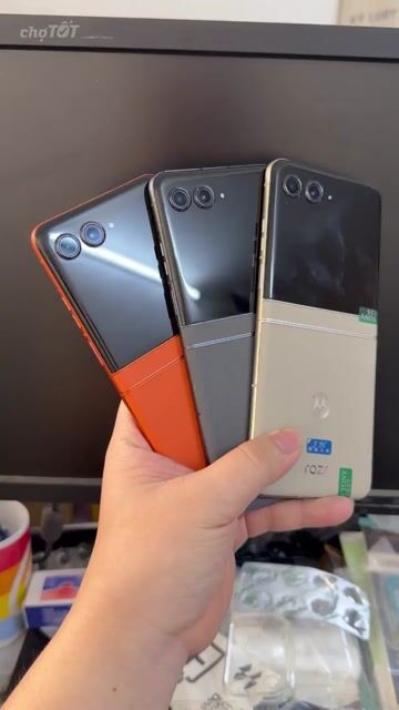 Motorola Razr 50 8GB/256GB Đa màu. Mua bán Điện thoại tại Quận Gò Vấp Tp Hồ Chí Minh được đăng bởi Hoàng Anh hình 1