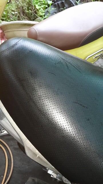 Yên niệm Future Neo 125 GT Yên da bị lỗi. Mua bán Phụ tùng xe tại Quận Bình Tân Tp Hồ Chí Minh được đăng bởi Bé Hằng  hình 1