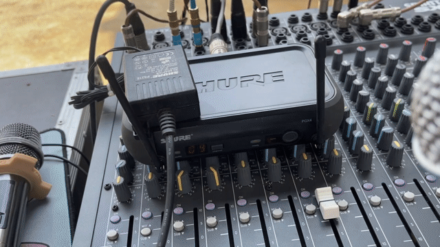 Micro Shure PGX4, tay micPGX2, củ Beta 58A xịn.. Mua bán Tivi, Âm thanh tại Huyện Hòa Vang Đà Nẵng được đăng bởi Xuân Tiến hình 1