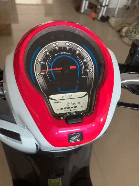 Honda Scoopy 2025 Trắng hồng Nhập khẩu Siêu Lướt. Mua bán Xe máy tại Huyện An Minh Kiên Giang được đăng bởi Nguyễn Minh Tiến hình 1