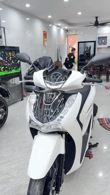 Honda SH 125i 2024 Trắng đen. Mua bán Xe máy tại Quận Thanh Khê Đà Nẵng được đăng bởi Thành Đại   hình 1