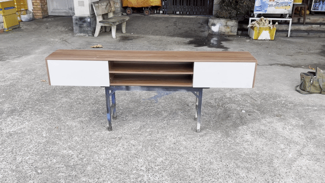 Kệ tivi gỗ treo tường 1m8 Nâu Trắng cũ. Mua bán Tủ, kệ gia đình tại Quận Tân Phú Tp Hồ Chí Minh được đăng bởi Hưng Vương hình 1