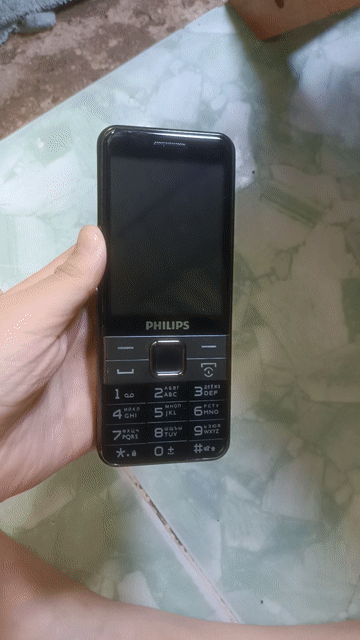 Philips E590 Đen, hàng xách tay nga. Mua bán Điện thoại tại Quận 7 Tp Hồ Chí Minh được đăng bởi thiên hoa  hình 1