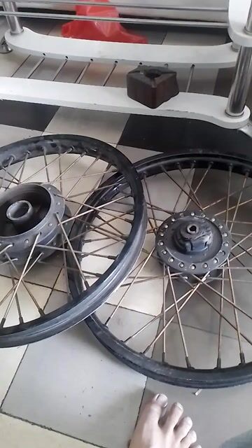 Vành xe ,và bình xăng surius. Mua bán Phụ tùng xe tại Thành phố Thủ Đức Tp Hồ Chí Minh được đăng bởi Nguyen thanh hoang hình 1