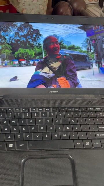 laptop toshiba đang sử dụng. Mua bán Laptop tại Quận Hoàng Mai Hà Nội được đăng bởi hồng hình 1
