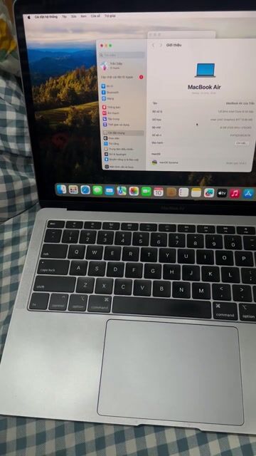 Apple MacBook Air i5 13 inch 8GB/128GB. Mua bán Laptop tại Quận 7 Tp Hồ Chí Minh được đăng bởi Ngọc Diệp hình 1