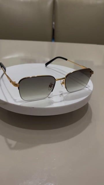 Kính râm D.unhill DU00670A – 006. Mua bán Phụ kiện thời trang khác tại Quận 7 Tp Hồ Chí Minh được đăng bởi Dung mê đồ si hình 1