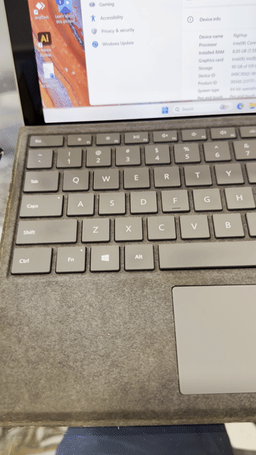 Surface Pro 7 i5 8GB/128GB, sạc 268 lần. Mua bán Laptop tại Quận 12 Tp Hồ Chí Minh được đăng bởi Nguyễn Hòa Hợp hình 1