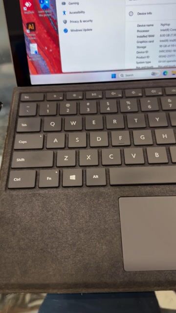 Surface Pro 7 i5 8GB/128GB, sạc 268 lần. Mua bán Laptop tại Quận 12 Tp Hồ Chí Minh được đăng bởi Nguyễn Hòa Hợp hình 1
