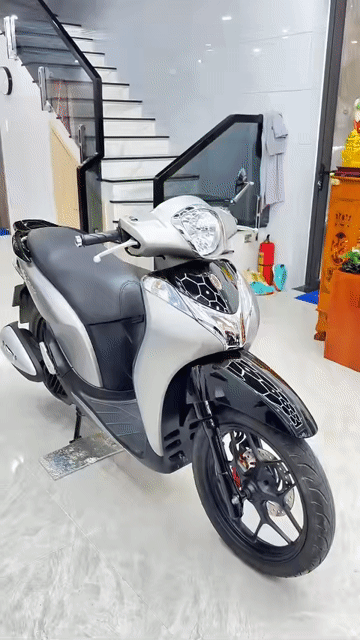 Honda SH Mode 2018 Bạc Smartkey. Mua bán Xe máy tại Quận Thanh Khê Đà Nẵng được đăng bởi Thành Đại   hình 1