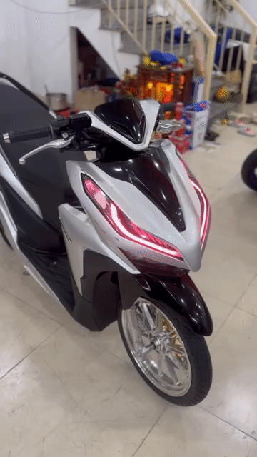 Honda Vario 150 2019 Bạc Đen. Mua bán Xe máy tại Quận 6 Tp Hồ Chí Minh được đăng bởi Cửa Hàng Xe Máy Hoà Bùi hình 1