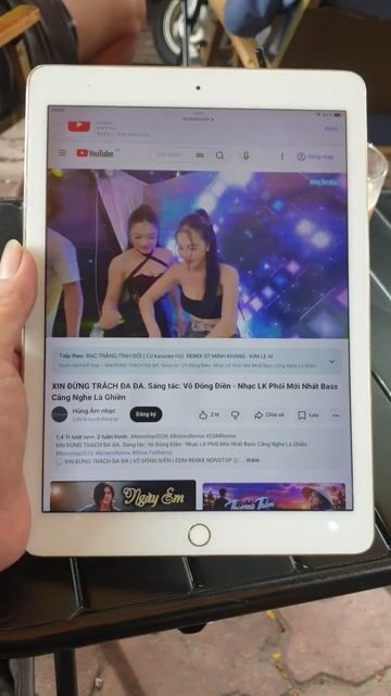 Apple iPad Air 2 Màn hình zin. Mua bán Máy tính bảng tại Quận 7 Tp Hồ Chí Minh được đăng bởi Hoàng Long hình 1