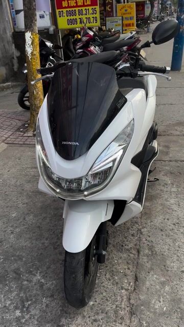 Honda PCX 2015 Trắng. Mua bán Xe máy tại Thành phố Dĩ An Bình Dương được đăng bởi CHị Hà hình 1
