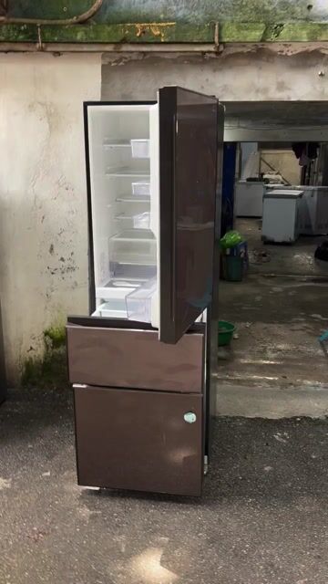 Tủ lạnh Mitsubishi Nâu hàng mới 80%. Mua bán Tủ lạnh tại Quận Hà Đông Hà Nội được đăng bởi Điện Lạnh Tâm Tín Hà Nội hình 1