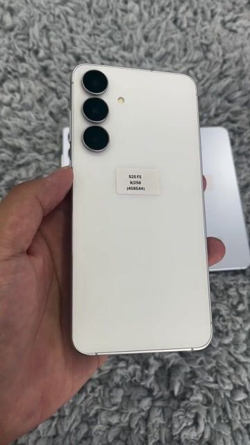 Samsung Galaxy S25FE 256GB Trắng. Mua bán Điện thoại tại Quận Ngô Quyền Hải Phòng được đăng bởi lê thanh thuỷ hình 1