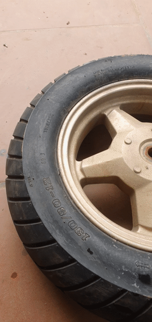 Bánh sau xe máy Suzuki vành nhôm. Mua bán Phụ tùng xe tại Huyện Sóc Sơn Hà Nội được đăng bởi mạnh cương  hình 1
