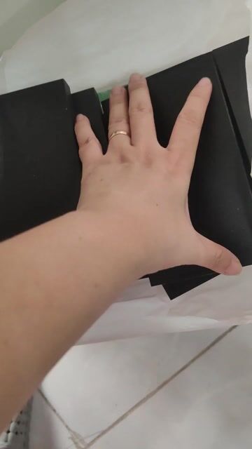 Hộp đựng dây đồng hồ Gỗ Đen Unisex. Mua bán Phụ kiện thời trang khác tại Huyện Bình Chánh Tp Hồ Chí Minh được đăng bởi Võ Thủy hình 1