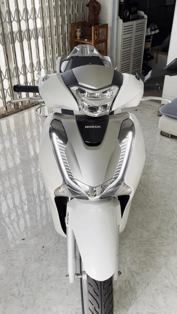 Honda SH150i ABS 2019 Trắng. Mua bán Xe máy tại Thành phố Cà Mau Cà Mau được đăng bởi Mr Moto hình 1