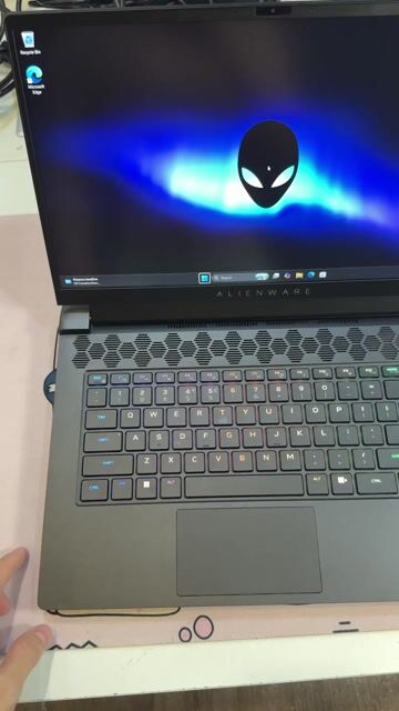Alienware M15 R7 i7-12700H/RTX3060/16GB/512GB. Mua bán Laptop tại Quận Tân Bình Tp Hồ Chí Minh được đăng bởi Emi hình 1