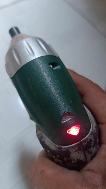 Máy bắt vít Bosch IXO Xanh lá, Đen Úc. Mua bán Nội thất, đồ gia dụng khác tại Huyện Phú Giáo Bình Dương được đăng bởi Nhan Nguyen hình 1