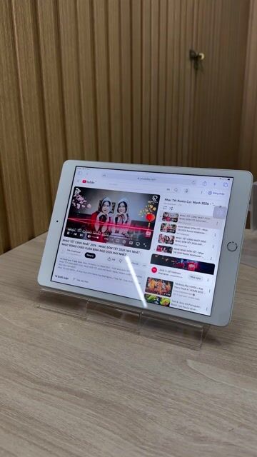 Apple iPad Gen 8 32GB Sim Màu Bạc. Mua bán Máy tính bảng tại Quận Ninh Kiều Cần Thơ được đăng bởi Greenskytech hình 1