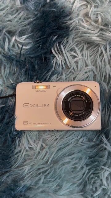 Máy ảnh Casio Exilim Trắng. Mua bán Máy ảnh, Máy quay tại Quận Bình Tân Tp Hồ Chí Minh được đăng bởi linh hình 1