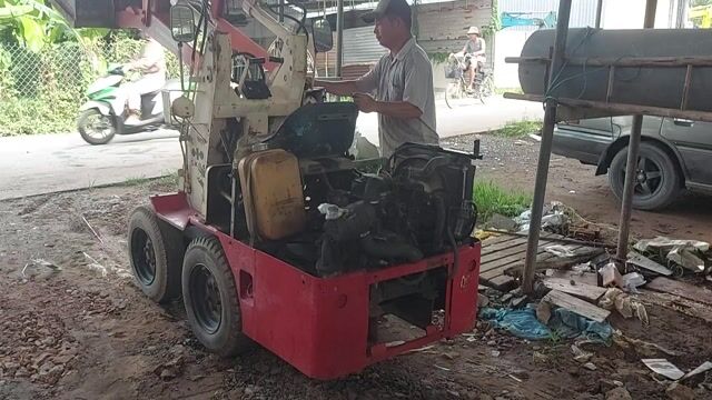 XÚC LẬT KOMATSU CÒN ĐẸP. Mua bán Phương tiện khác tại Huyện Cái Bè Tiền Giang được đăng bởi AN hình 1