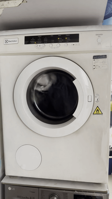 Máy sấy Electrolux EDV6552 6.5kg Trắng. Mua bán Máy giặt tại Quận 7 Tp Hồ Chí Minh được đăng bởi Lê doãn tuấn khải hình 1