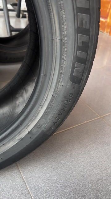 Lốp xe ô tô Michelin Cross. Mua bán Phụ tùng xe tại Huyện Bàu Bàng Bình Dương được đăng bởi quang 1991 hình 1