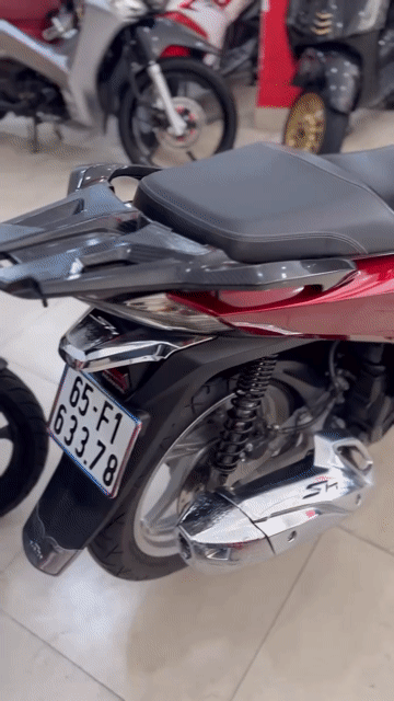 Honda SH 150/ABS Đỏ Sport.Xe siêu lướt.Mẫu Cũ.. Mua bán Xe máy tại Quận 6 Tp Hồ Chí Minh được đăng bởi Cửa Hàng Xe Máy Hoà Bùi hình 1