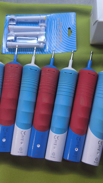 Bàn chải điện Oral-B nhiều màu đã dùng. Mua bán Thiết bị vệ sinh, nhà tắm tại Quận Gò Vấp Tp Hồ Chí Minh được đăng bởi Trần Công Sơn hình 1
