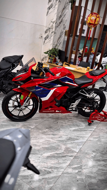 Honda CBR150R ABS Đỏ Zin keng. Mua bán Xe máy tại Quận Thanh Khê Đà Nẵng được đăng bởi Xe Máy Đức Vũ 658 Trần Cao Vân hình 1