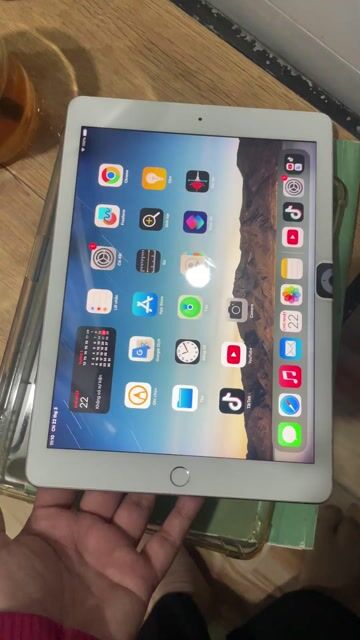 Apple iPad Gen 6 Wifi 32GB. Mua bán Máy tính bảng tại Huyện Vĩnh Hưng Long An được đăng bởi Nguyễn Quy hình 1