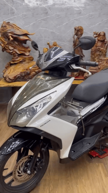 Honda Airblade 2014 chính chủ biển SG máy êm. Mua bán Xe máy tại Quận 7 Tp Hồ Chí Minh được đăng bởi Xe Cũ Hiếu CT hình 1