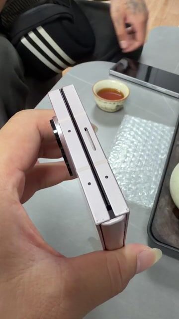 Samsung Galaxy Fold 6 Hồng Đã sử dụng. Mua bán Điện thoại tại Quận Hai Bà Trưng Hà Nội được đăng bởi Phan Hưng hình 1