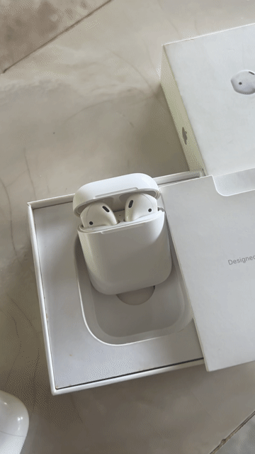 Tai nghe Apple AirPods 1 Trắng Đã qua sử dụng. Mua bán Tivi, Âm thanh tại Huyện Gò Công Tây Tiền Giang được đăng bởi Ngô Lâm hình 1