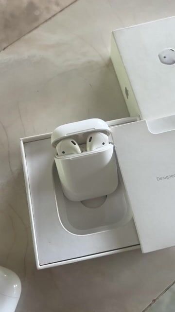 Tai nghe Apple AirPods 1 Trắng Đã qua sử dụng. Mua bán Tivi, Âm thanh tại Huyện Gò Công Tây Tiền Giang được đăng bởi Ngô Lâm hình 1