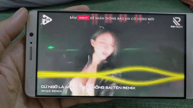 HW Mate 9 BờRồ 4/64GB Vàng Đen, có khe thẻ mSD. Mua bán Điện thoại tại Quận Thanh Xuân Hà Nội được đăng bởi OM hình 1