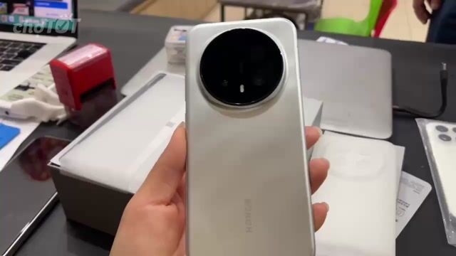 Honor Magic 8 Pro Bạc titan. Mua bán Điện thoại tại Huyện Thạch Thất Hà Nội được đăng bởi Vũ Thành Trung hình 1