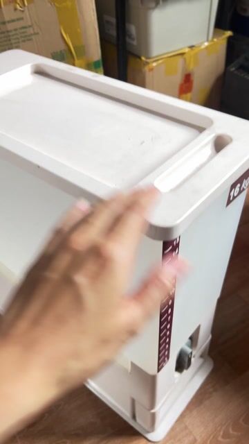 Thùng đựng gạo Nhựa Trắng 16kg. Mua bán Dụng cụ nhà bếp tại Thành phố Buôn Ma Thuột Đắk Lắk được đăng bởi Hoàng Ái Nhi hình 1