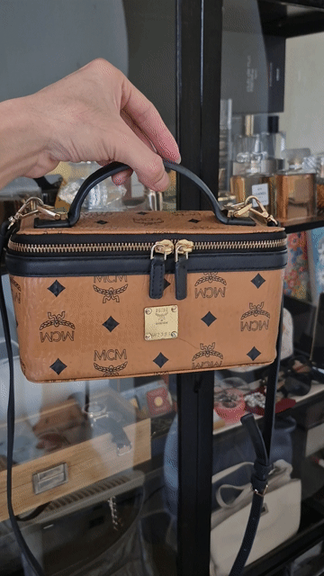 thanh lý MCM Rockstar Vanity Nữ Nâu. Mua bán Túi xách tại Thành phố Vũng Tàu Bà Rịa - Vũng Tàu được đăng bởi Nhan Nguyen hình 1