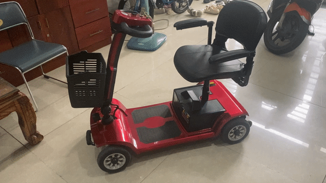Xe điện màu Đỏ. Mua bán Xe đạp tại Quận Gò Vấp Tp Hồ Chí Minh được đăng bởi Nhật Hoan hình 1