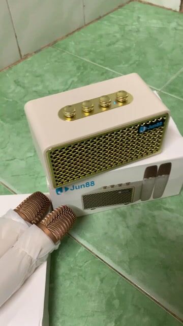 Loa karaoke mini Jun88 Trắng, vàng đồng kèm micro. Mua bán Tivi, Âm thanh tại Quận 11 Tp Hồ Chí Minh được đăng bởi Minh Phát hình 1