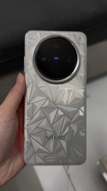 Vivo X200 256GB Trắng máy chuẩn màn zin bai tét. Mua bán Điện thoại tại Quận 12 Tp Hồ Chí Minh được đăng bởi Linh Mobile Giá Tốt  hình 1