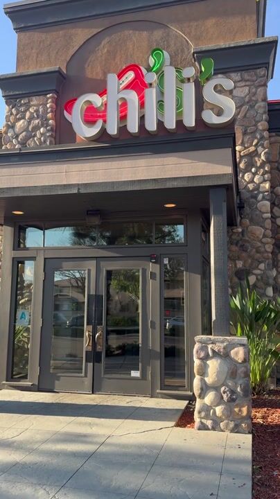 Triple Dipper with Nashville Hot Mozzarella. That’s cheese pull ☄️