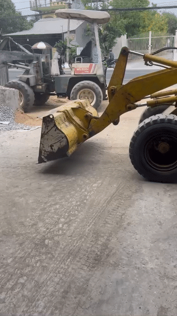 Xe Xúc Lật. Mua bán Phương tiện khác tại Quận Thốt Nốt Cần Thơ được đăng bởi TTH hình 1