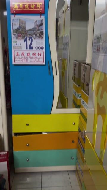 Tủ quần áo gỗ nhiều màu. Mua bán Tủ, kệ gia đình tại Quận Gò Vấp Tp Hồ Chí Minh được đăng bởi Nhi Heo hình 1