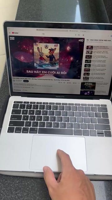 Apple MacBook Pro 2017 i5 13.3 inch 8GB/128GB Bạc. Mua bán Laptop tại Quận 7 Tp Hồ Chí Minh được đăng bởi Vũ Nguyễn hình 1