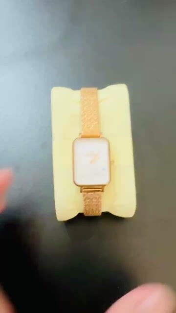 ĐỒNG HỒ DANIEL WELLINGTON NỮ - MẶT XÀ CỪ ĐÍNH ĐÁ. Mua bán Đồng hồ tại Thành phố Thủ Đức Tp Hồ Chí Minh được đăng bởi Nhà Đất Quận 2 hình 1